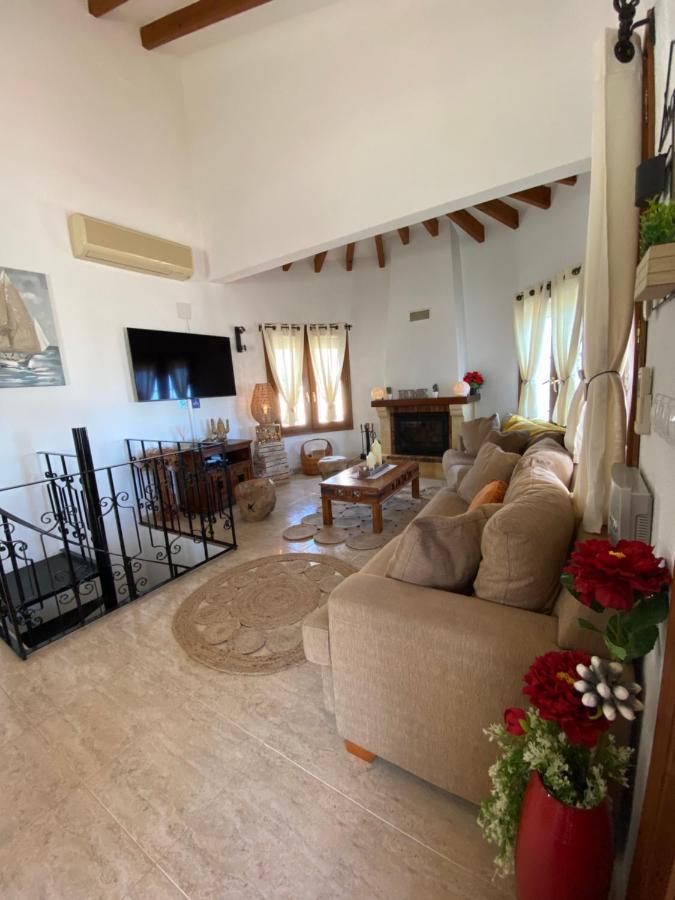 Dulce Carlota- Llar Dolca Llar Villa เปโก ภายนอก รูปภาพ